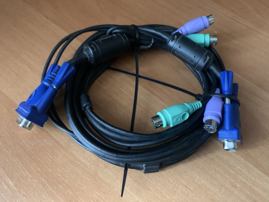 Продаю кабель VGA для мониторов.