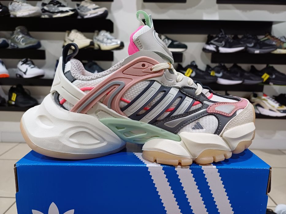 Кросівки Adidas Vento XLG