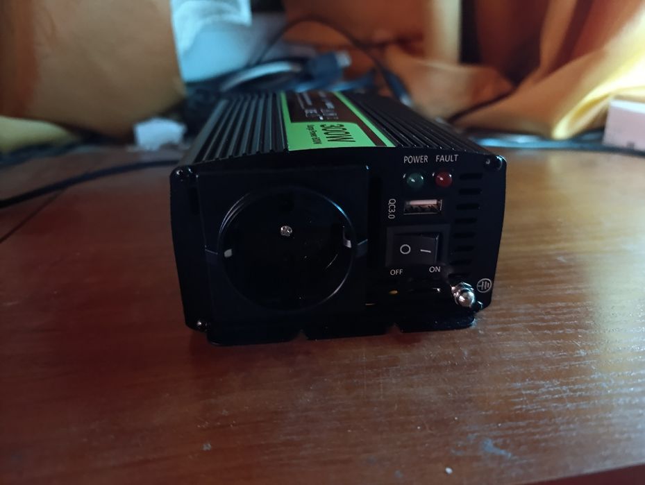 Przetwornica12V 230V 300W 600W Samochodowa Napięcia Inwerter Sinus US