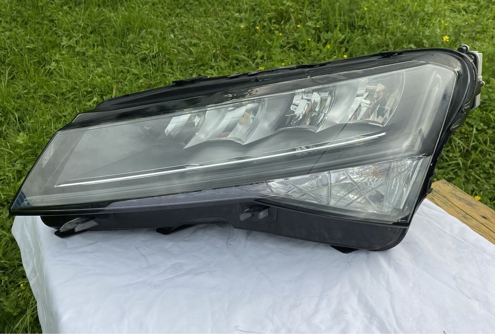 Фара Škoda superb ліва