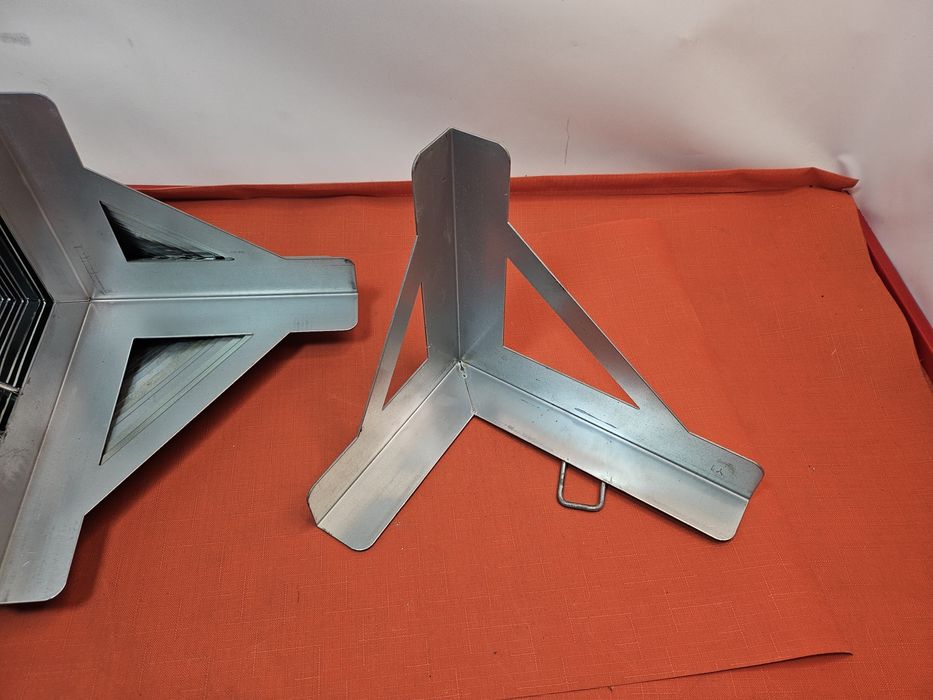 metalowe wsporniki narożne(23 szt)