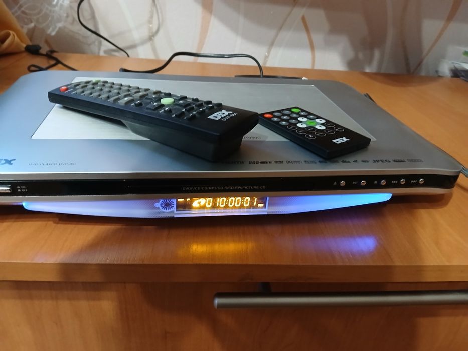 DVD плеєр DEX і диски з фільмами та мультфільмами