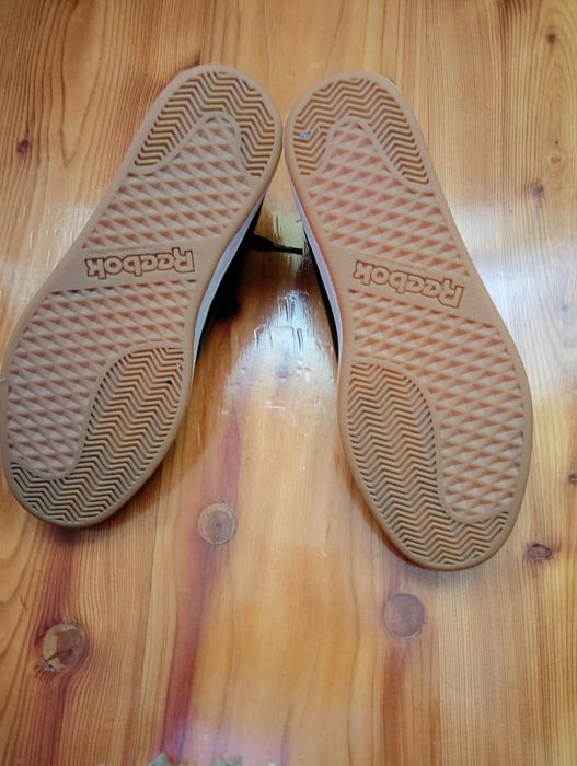 Sprzedam buty halowe Reebok rozmiar 40,5