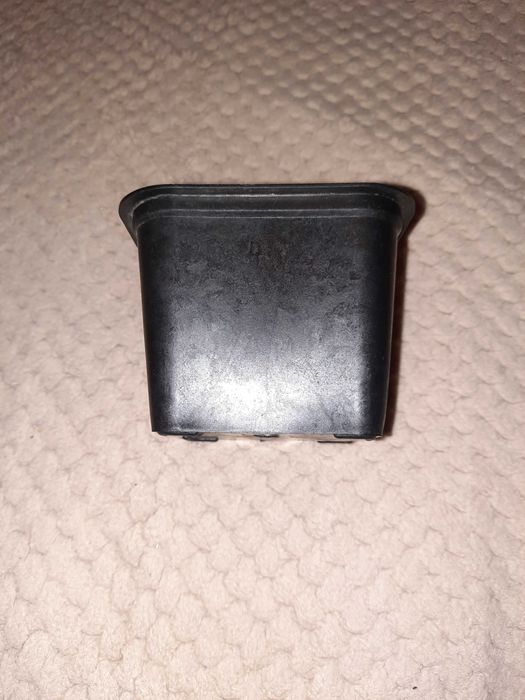 Doniczka do rozsad - nowa !! Cena za 100 szt..