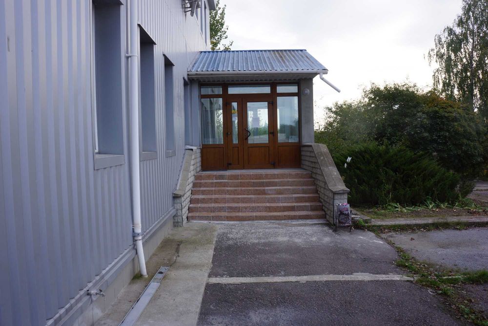 Комерційні та складські площі, офісні приміщення