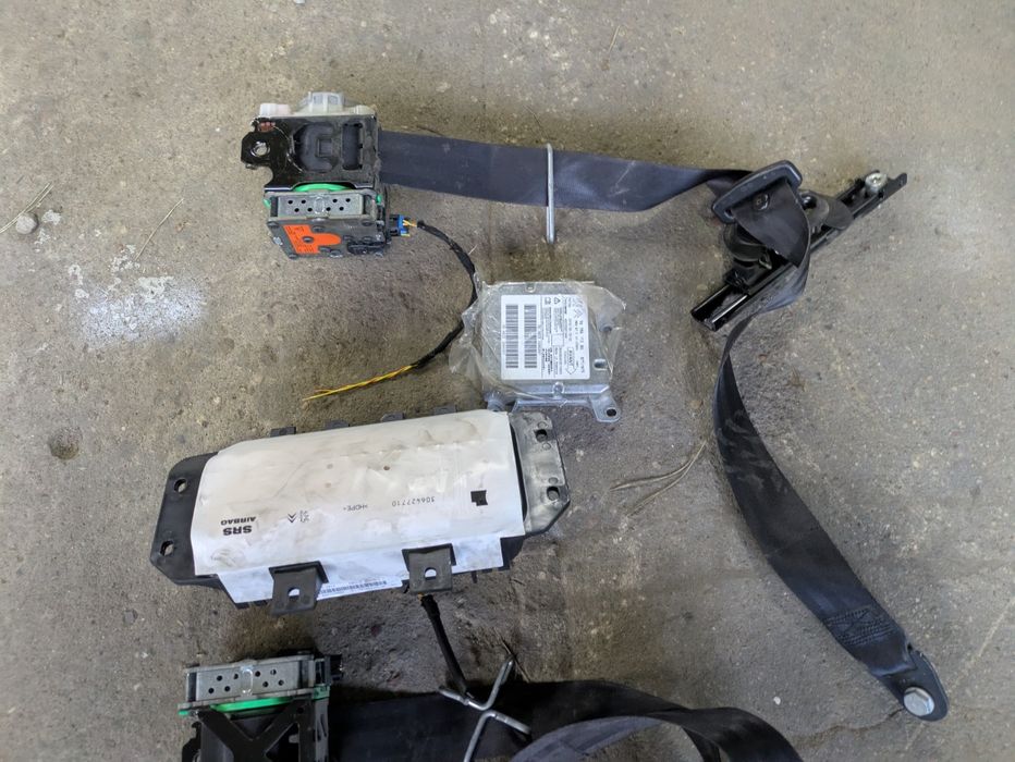 Citroen C4 II  b7 DS4 pas bezpieczeństwa lewy prawy air bag sensor