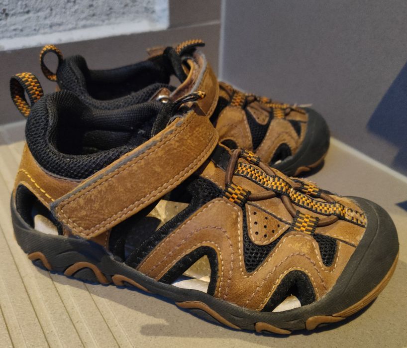 Sandałki chłopięce rozmiar 28