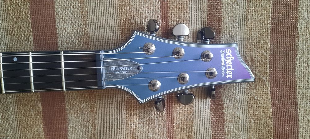 Schecter hellraiser   Hybrid C-1 Ultra Violet (UV)