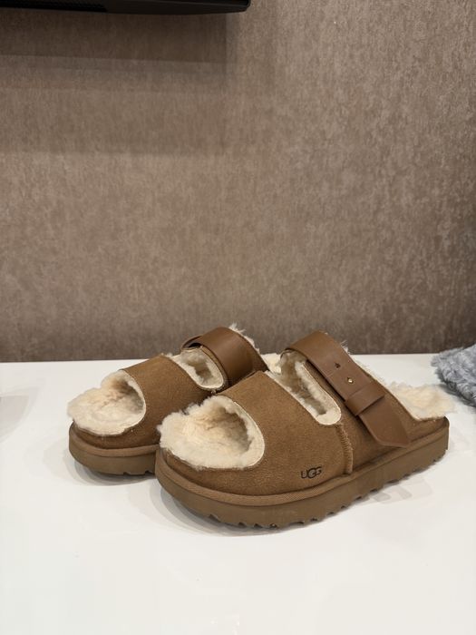 Сандалі бренду UGG. Стан нових