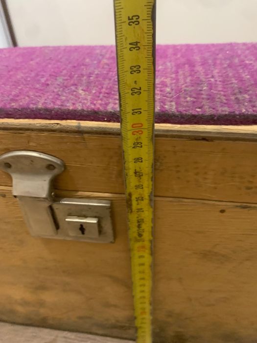 Ящик рибацький б/в (з вудками, рукавицями та шумовкою)