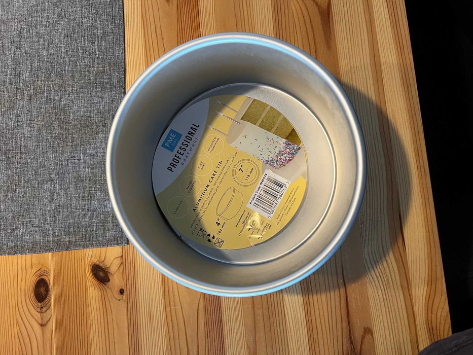 okrągła forma do ciasta z eloksalowanego aluminium, srebro, 18 cm