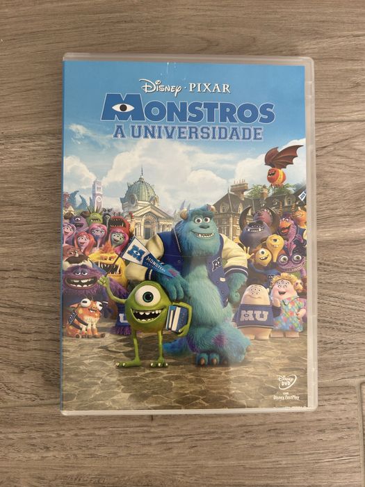 8 DVDs originais de filmes infantis.