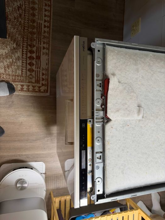 Máquina de lavar loiça Whirlpool PowerClean de encastre