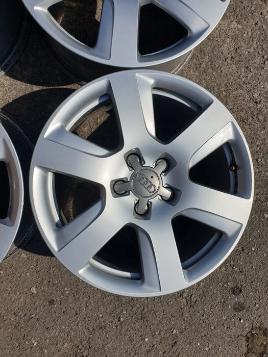 Продам комплект оригинальних легкосплавних дисків AUDI R17 5x112