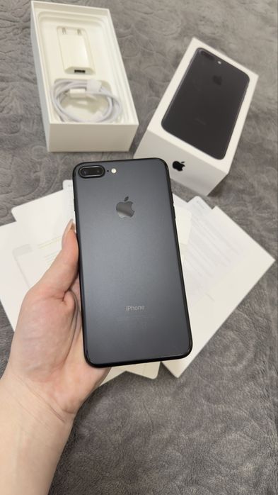 Продам iPhone  7 Plus на 128 гб