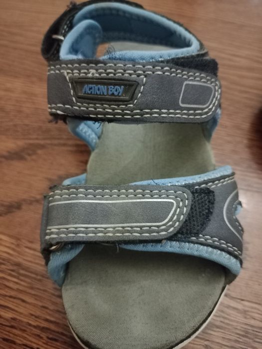 Дитячі босоніжки.