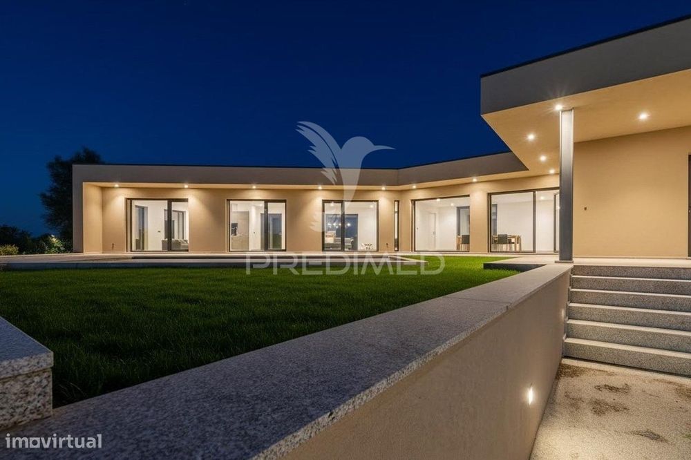 Fantástica moradia térrea T3 + escritório, com 3 suítes e piscina,...