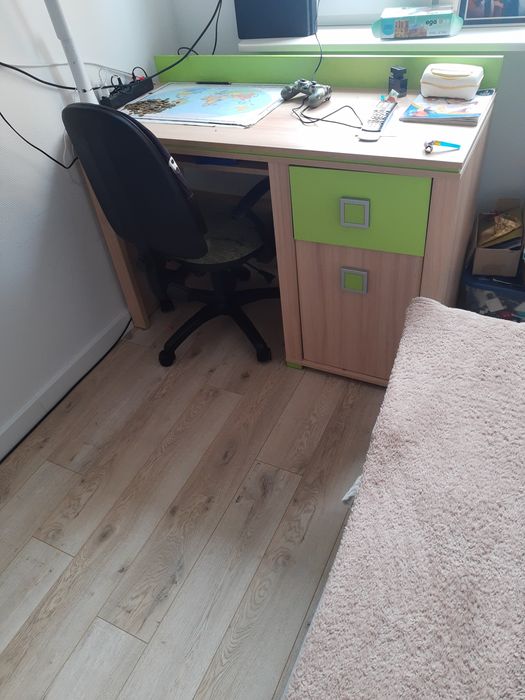 Biurko łóżko Agata Meble słupek,fotel.