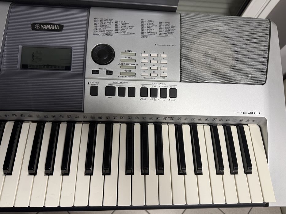 Organy Yamaha E413