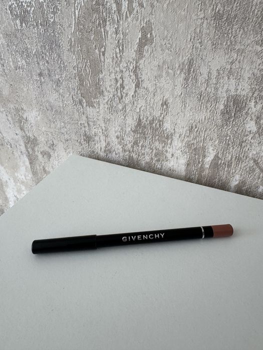 Олівці Kylie Cosmetics Givenchy Nyx праймер тіні Mac