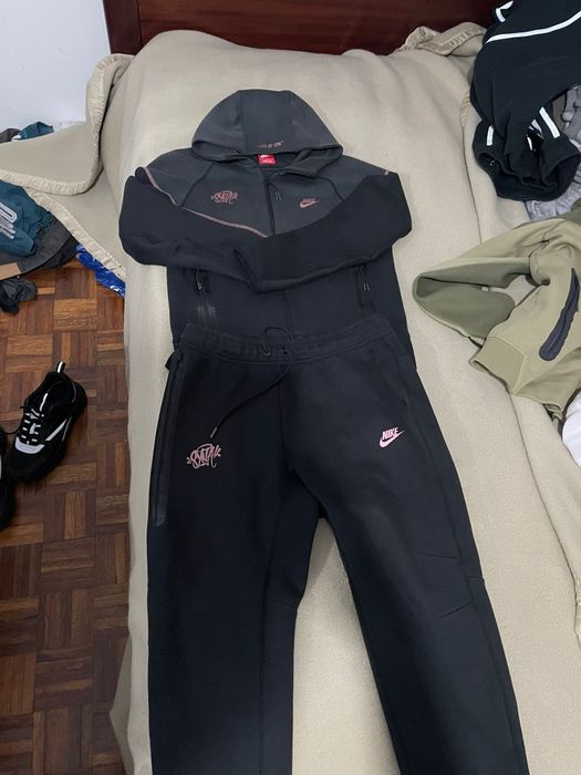 Nike tech X Syna World