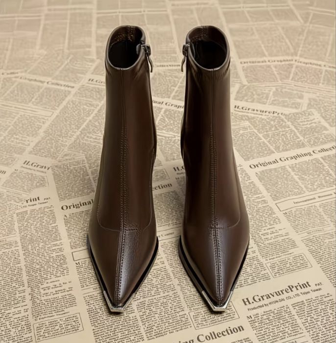 Коричневые ботинки с острым носком, высокий каблук 39 рамер