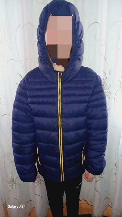 Продам курточки дитячі весняні.