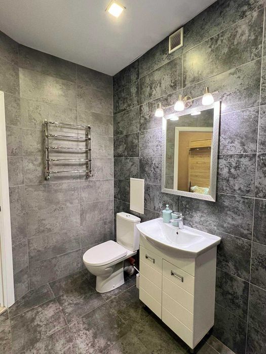 2-кімнатна квартира біля бювету, паркінг, Роксолани 16.  Є відео.