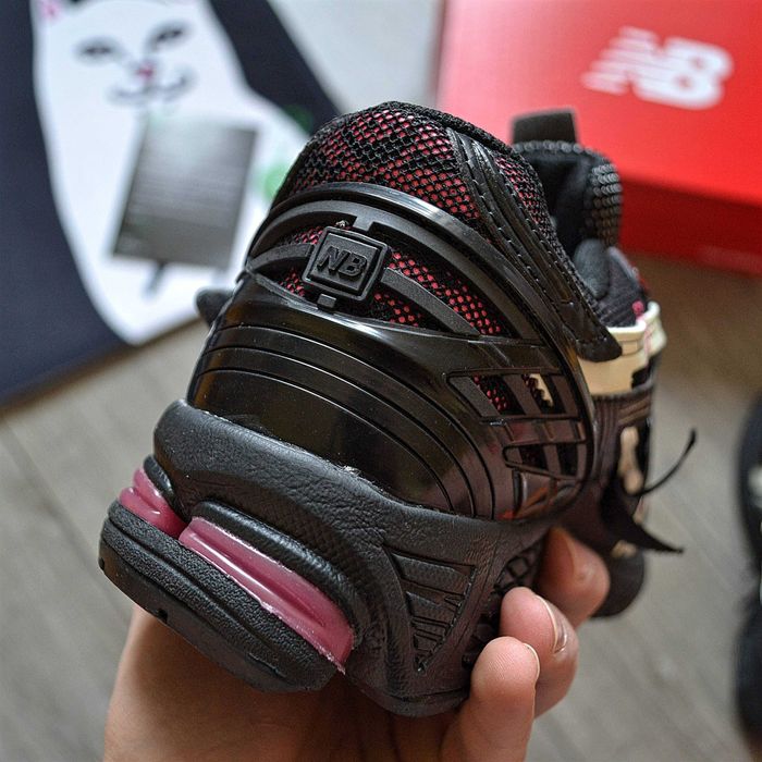 Чоловічі кросівки New Balance 1906A Protection Pack Black Dragon Berry