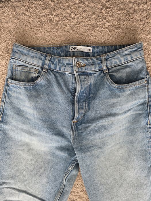 Niebieskie dżinsy straight