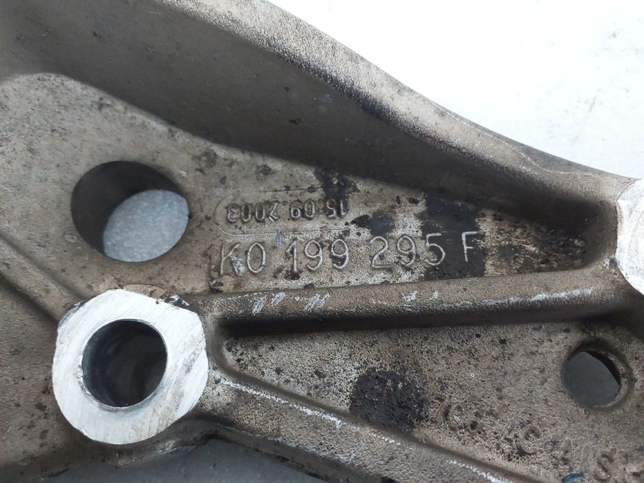 Braço de suspensão frente esquerdo VOLKSWAGEN Scirocco (137, 138)