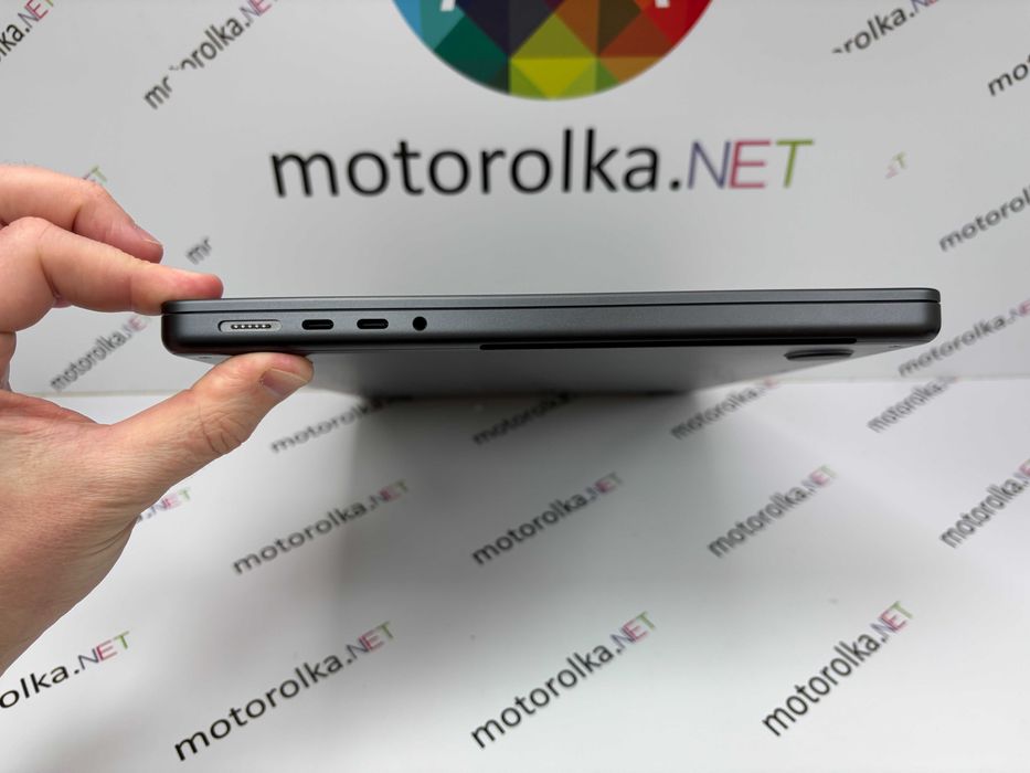 MacBook Pro 14 M3 Pro 12CPU/18GPU 18RAM 1TB SSD Black 6 циклов (100%)