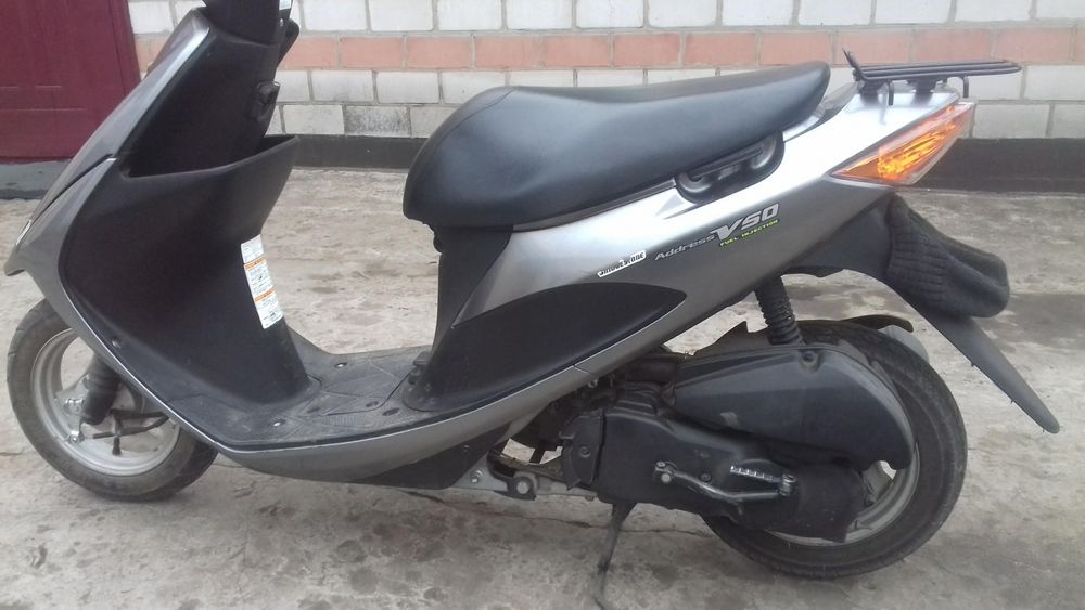 Японський інжекторний скутер Сузукі Адрес V 50 на Українському обліку