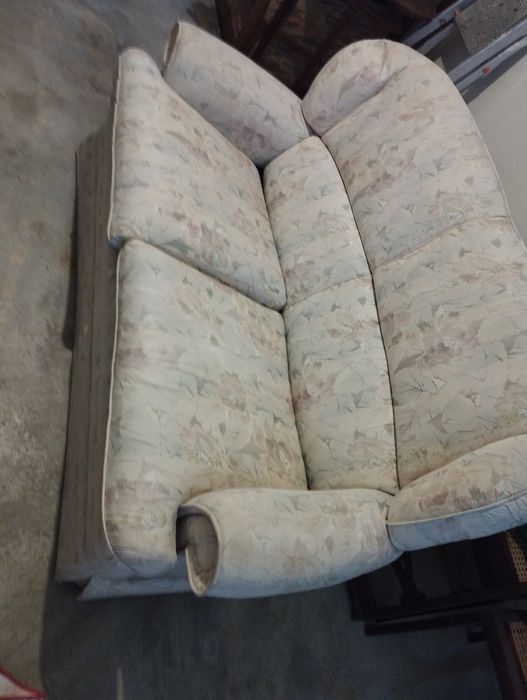 Conjunto sofas bom estado