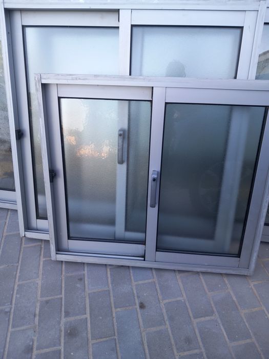 Janelas usadas em bom estado.  Já  só tenho uma, a mais pequena