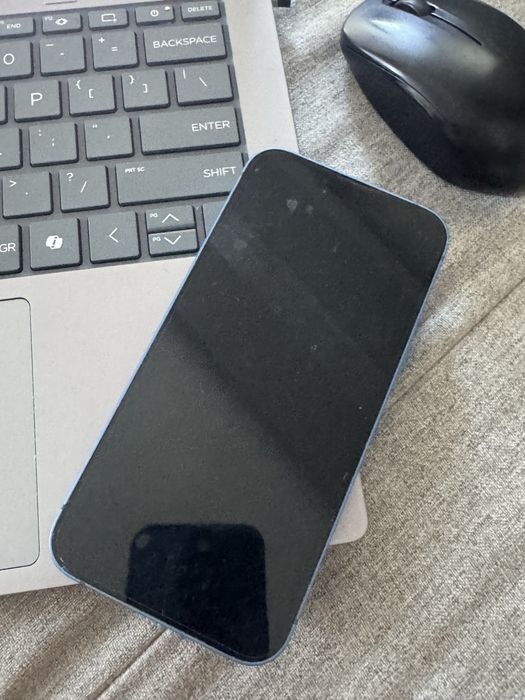 iphone 13 128 GB idealny kondycja baterii 94% używany bardzo mało jak nowy niebieski plus etui nowe