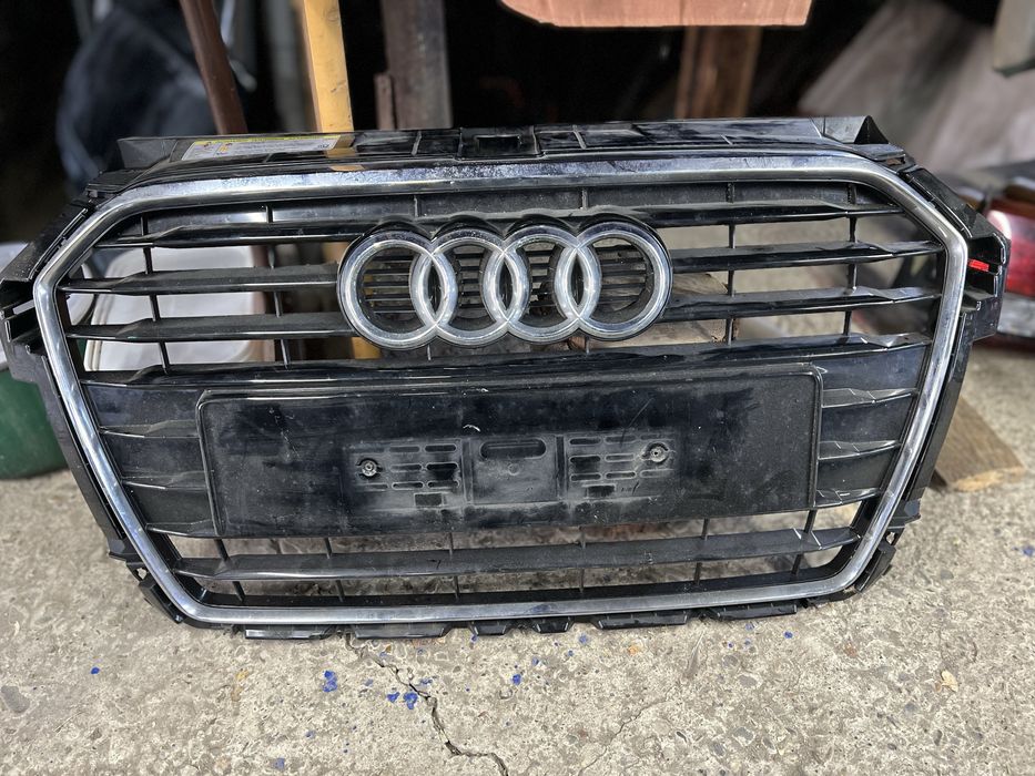 Передня решітка радіатора audi A1 2017
