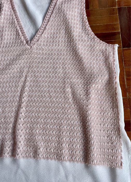 Top branco e rosa (Zara, tamanho S)