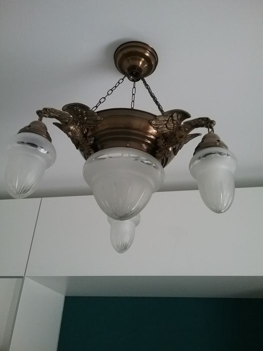 Żyrandol z orłami mosiężny ręczna Polska produkcja.