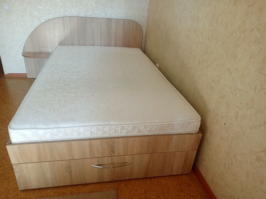 Кровать для спальни