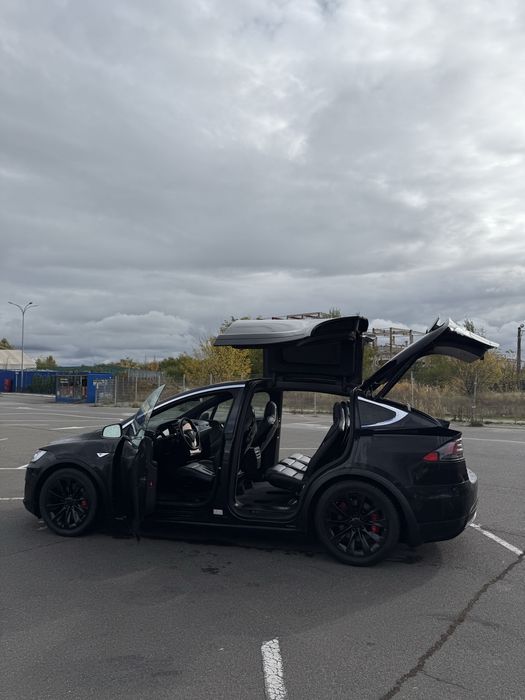 Тесла модел х 84км родного пробега