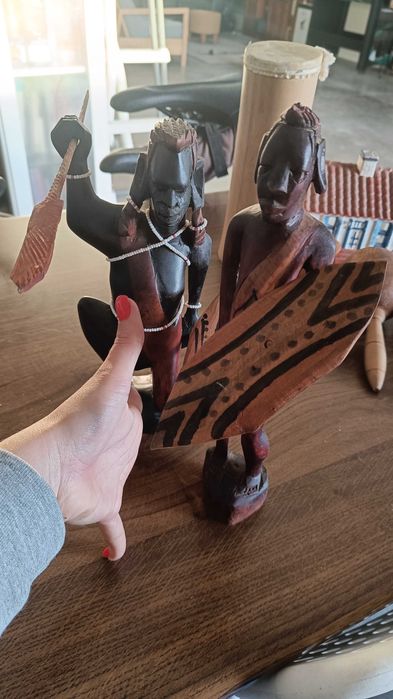 Estatuetas tribais madeira