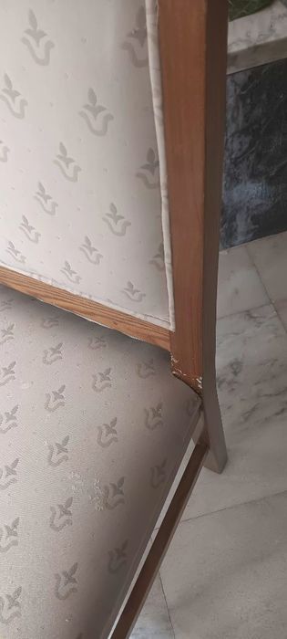 Bonita cadeira vintage - madeira maciça de castanho