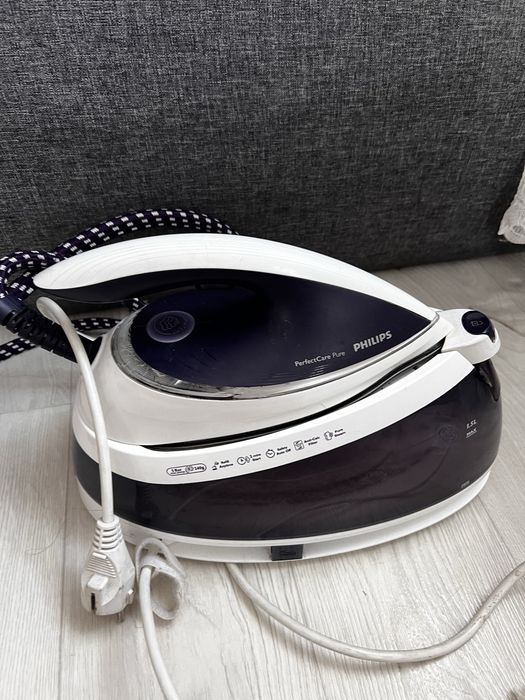 Праска з парогенератором Philips PerfectCare Pure GC7635