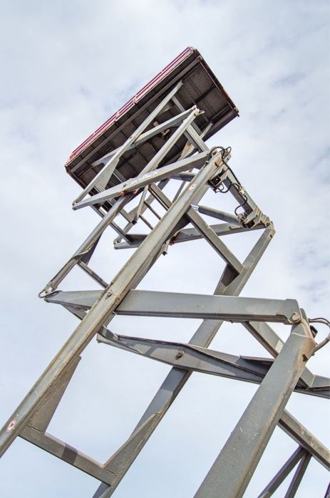 Ножичний підйомник(пеканіска) 18 метрів