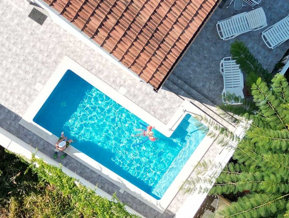 Apartament z basenem 40m od morza Chorwacja