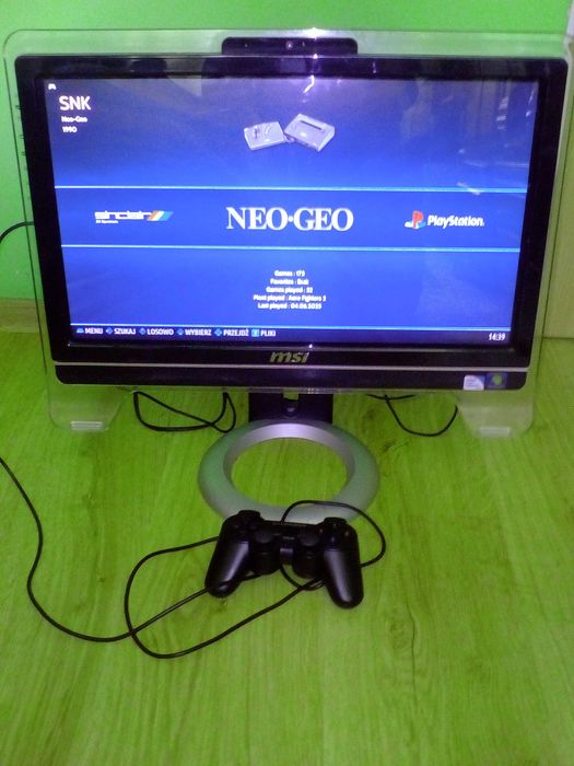 Konsola 22 cale z ok.10 tys. gier + pad + kable