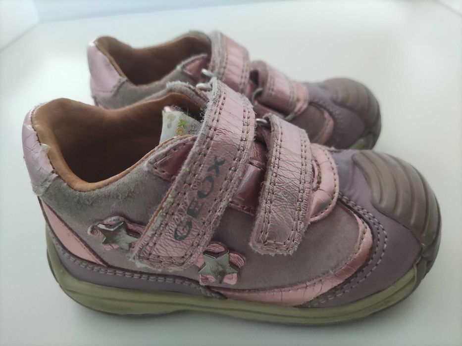 Sapatilhas e sapatos criança