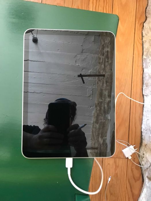 Apple iPad 11'' - 128GB - Wi-Fi - Prateado