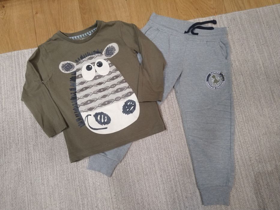 Dres dla chłopczyka/spodnie+bluzka/98-104